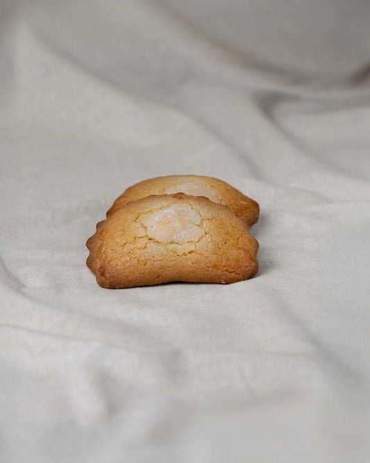 Tortello dolce al forno con marmellata di prugne